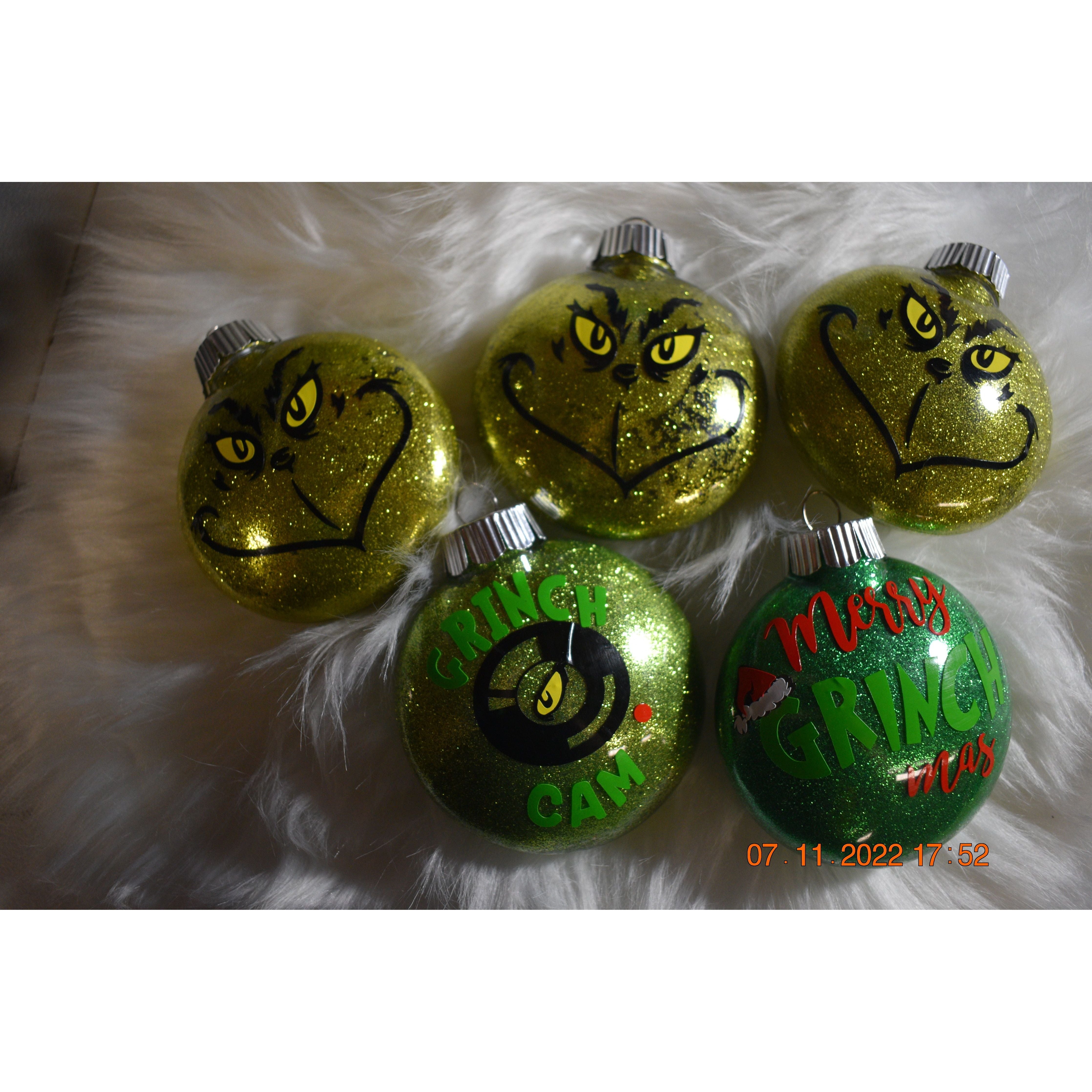 Muliti Grinch ornaments